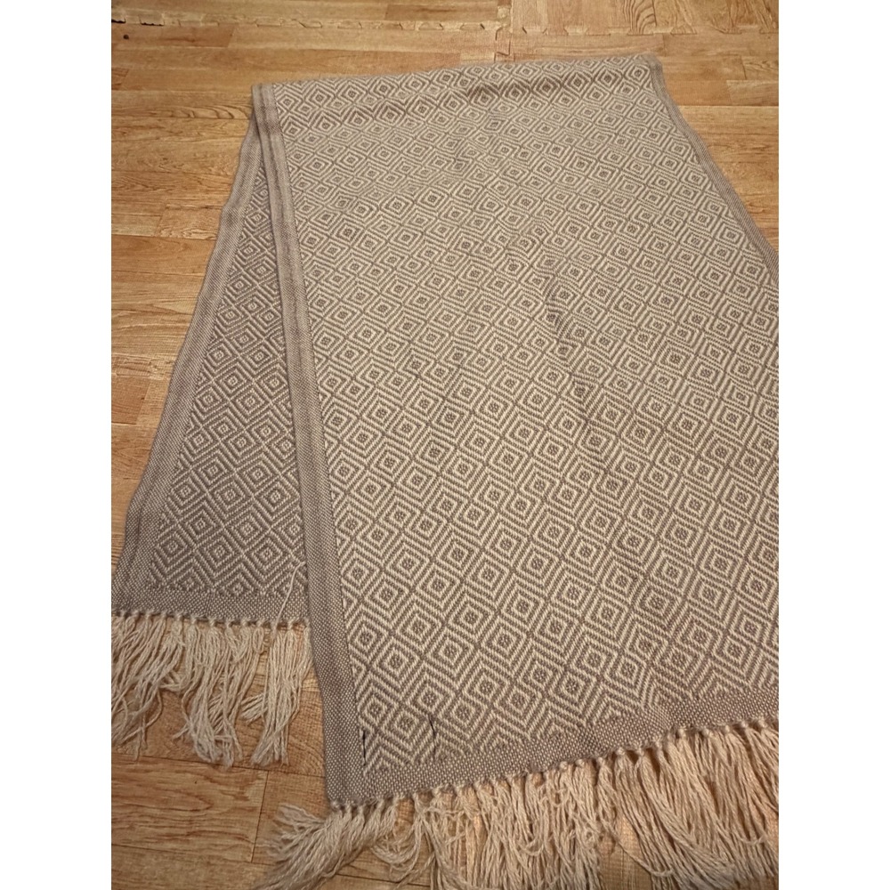 Alpaca Tejidos Rey Scarf Beige Cream Geometric Diamond Fringe Woven Wrap